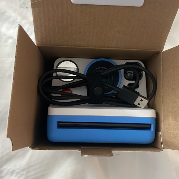 Polaroid Now Camera - Picture 6 of 6